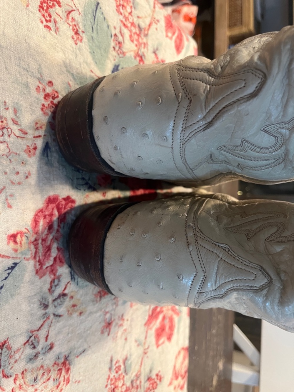 Tony Lama Cream Western Cowboy Boots with Embossed Stitching - Picture 3 of 7